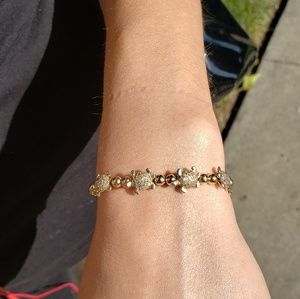 GOLD FILLED Bracelet with metal turtle